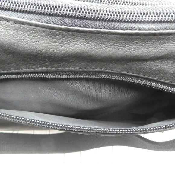 GunTote'n Mamas Black Hobo Handbag/Purse - Picture 10 of 14